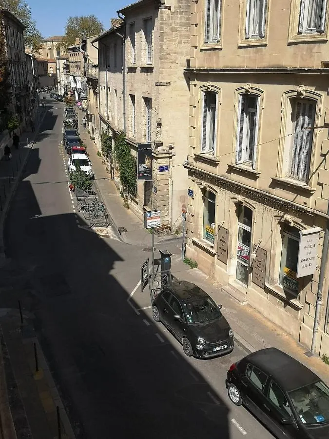 Escale Citadine Au Centre D'Avignon, Climatisation, Appartement De Charme, Spacieux Et Lumineux