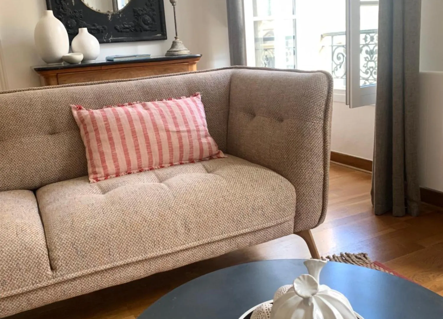 Escale Citadine Au Centre D'Avignon, Climatisation, Appartement De Charme, Spacieux Et Lumineux