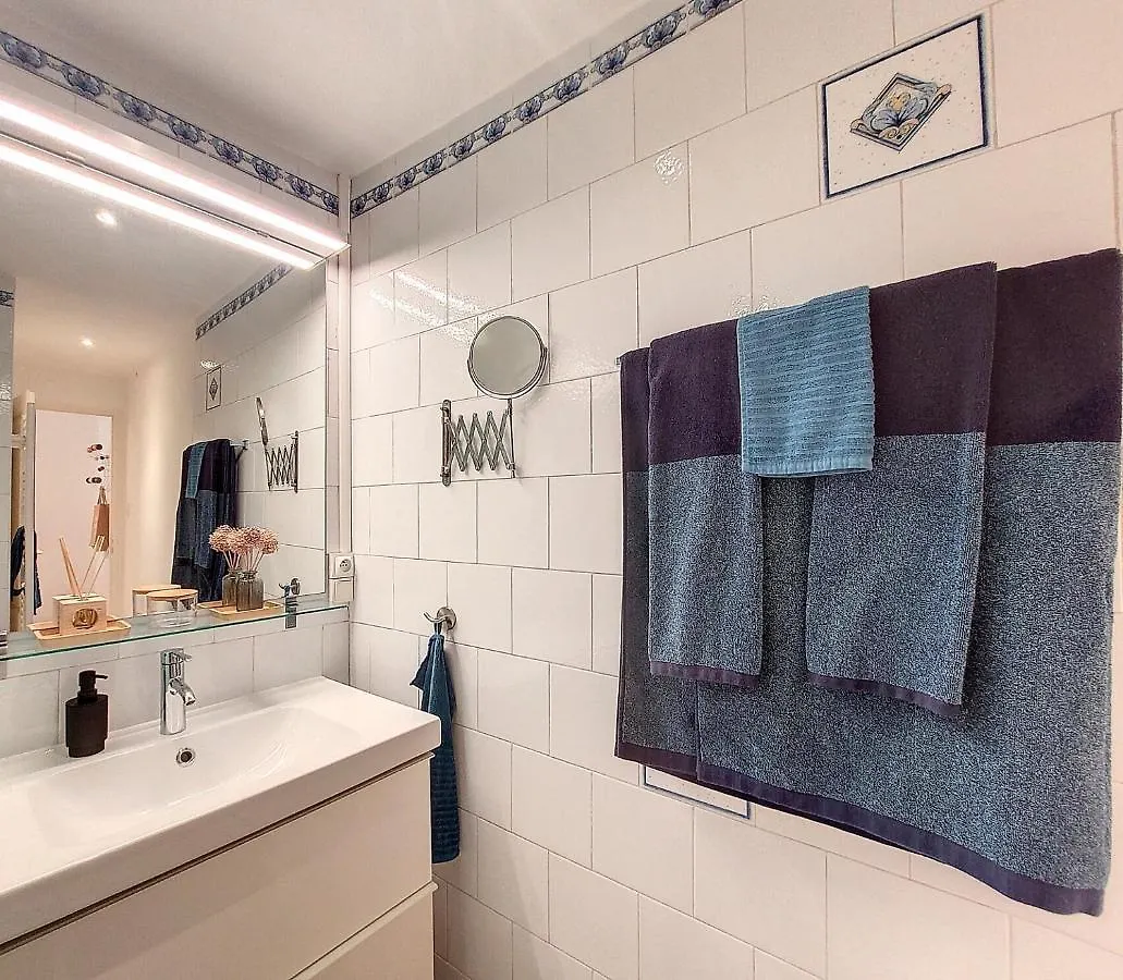 아파트 Escale Citadine Au Centre D'Avignon, Climatisation, Appartement De Charme, Spacieux Et Lumineux
