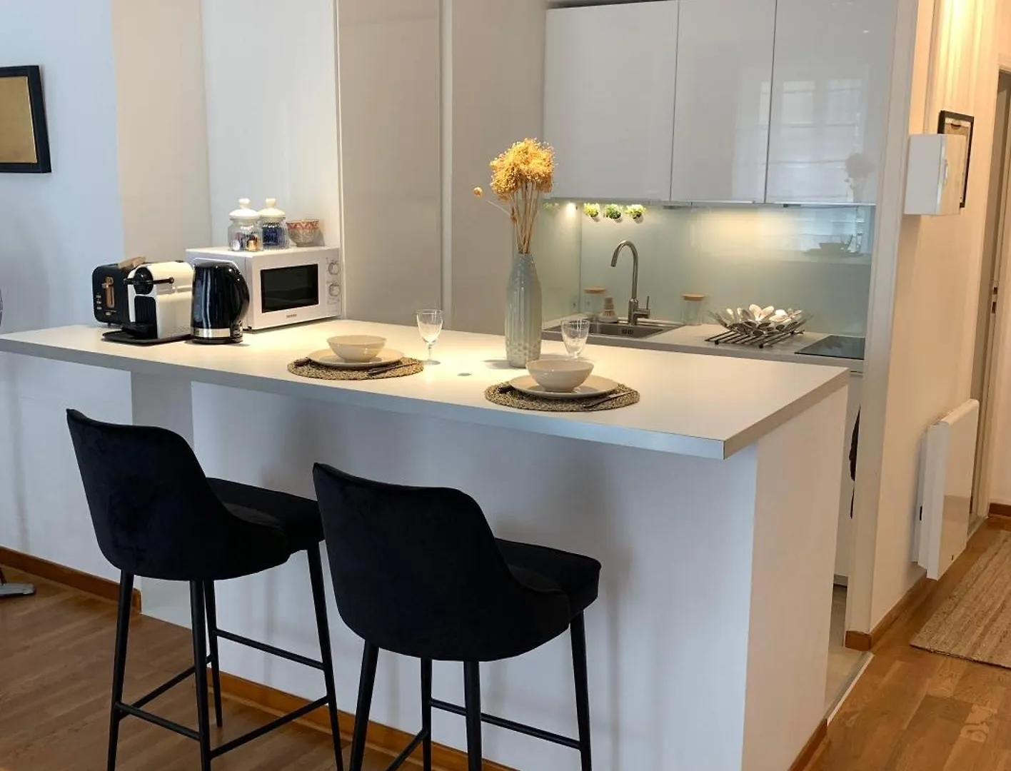Escale Citadine Au Centre D'Avignon, Climatisation, Appartement De Charme, Spacieux Et Lumineux 0*,