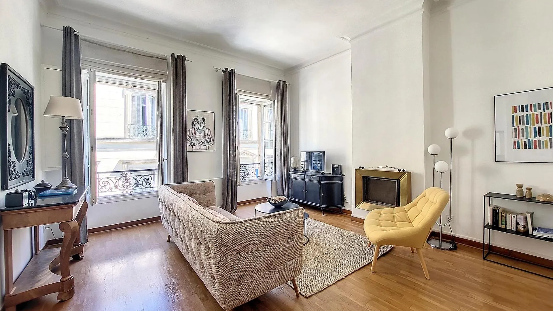 Escale Citadine Au Centre D'Avignon, Climatisation, Appartement De Charme, Spacieux Et Lumineux 0*,