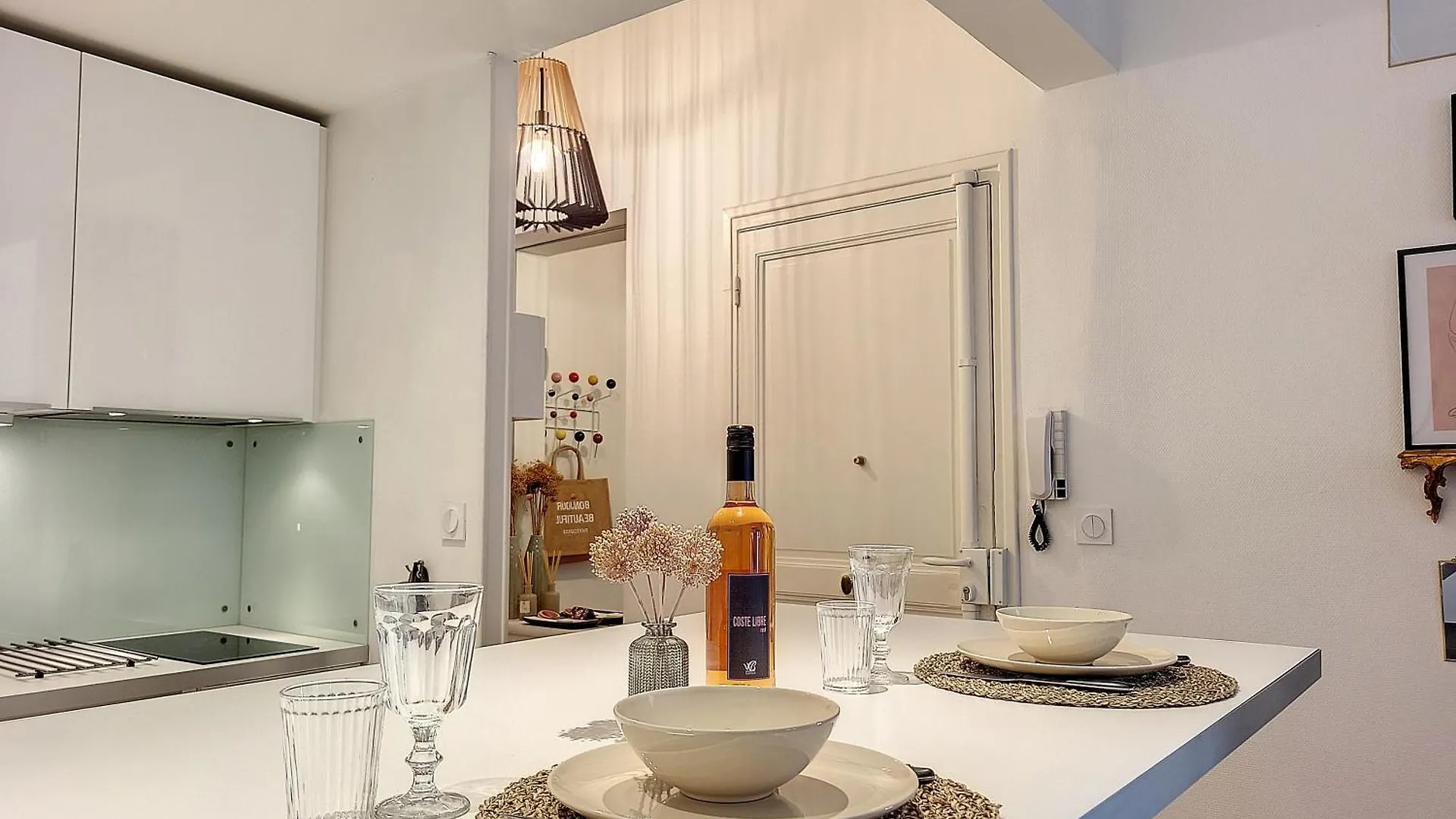 Escale Citadine Au Centre D'Avignon, Climatisation, Appartement De Charme, Spacieux Et Lumineux Apartamento